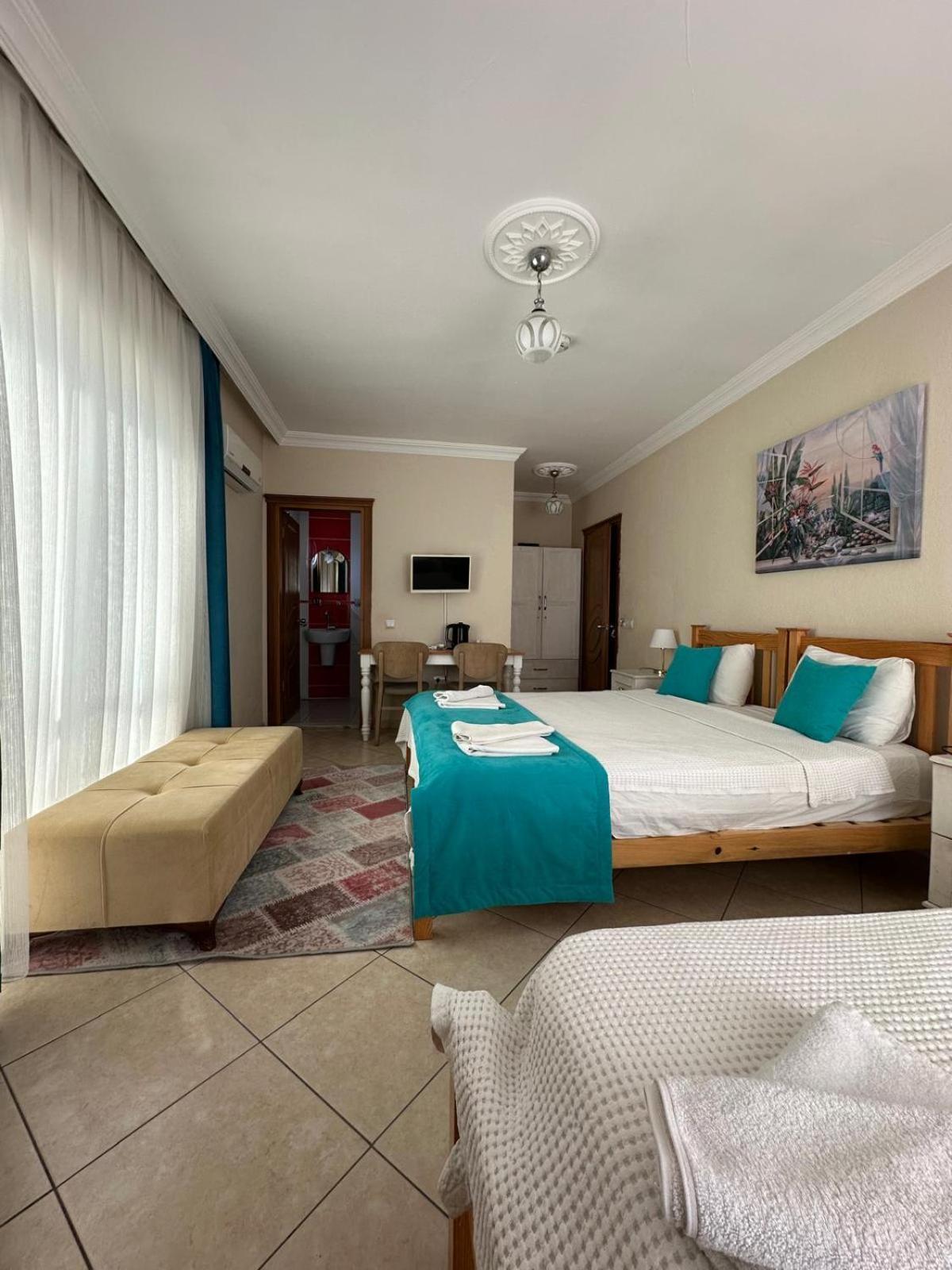 Kampues Garden Otel 4*